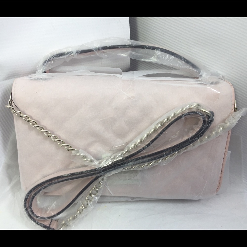 Guess Kamryn Wallet Crossbody. Blush/Light Gold.